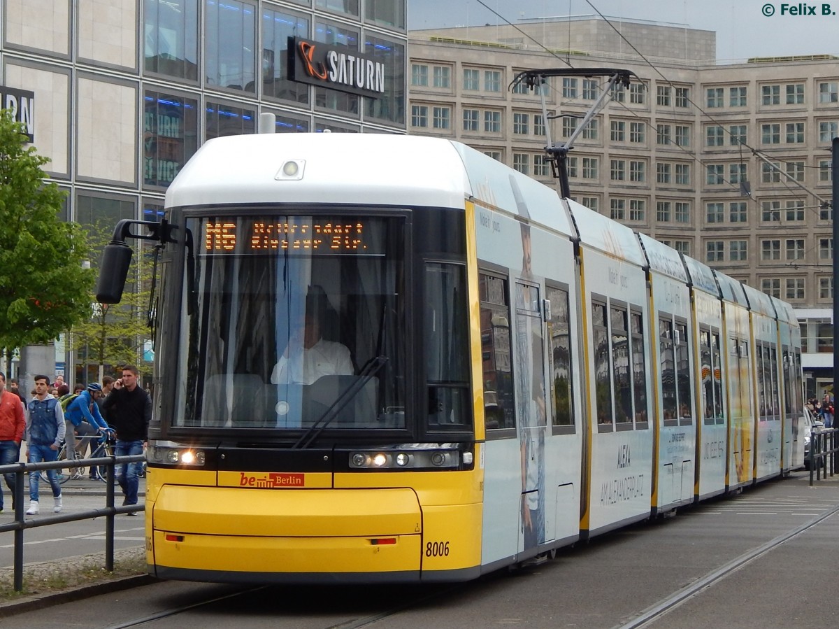 Flexity Nr. 8006 der BVG in Berlin am 07.05.2015