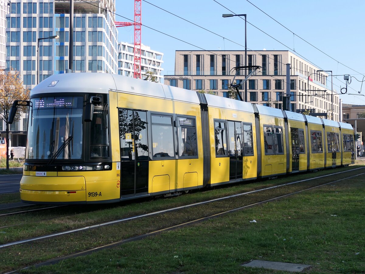 Flexity Nr. 9139-A der BVG in Berlin am 10.10.2021