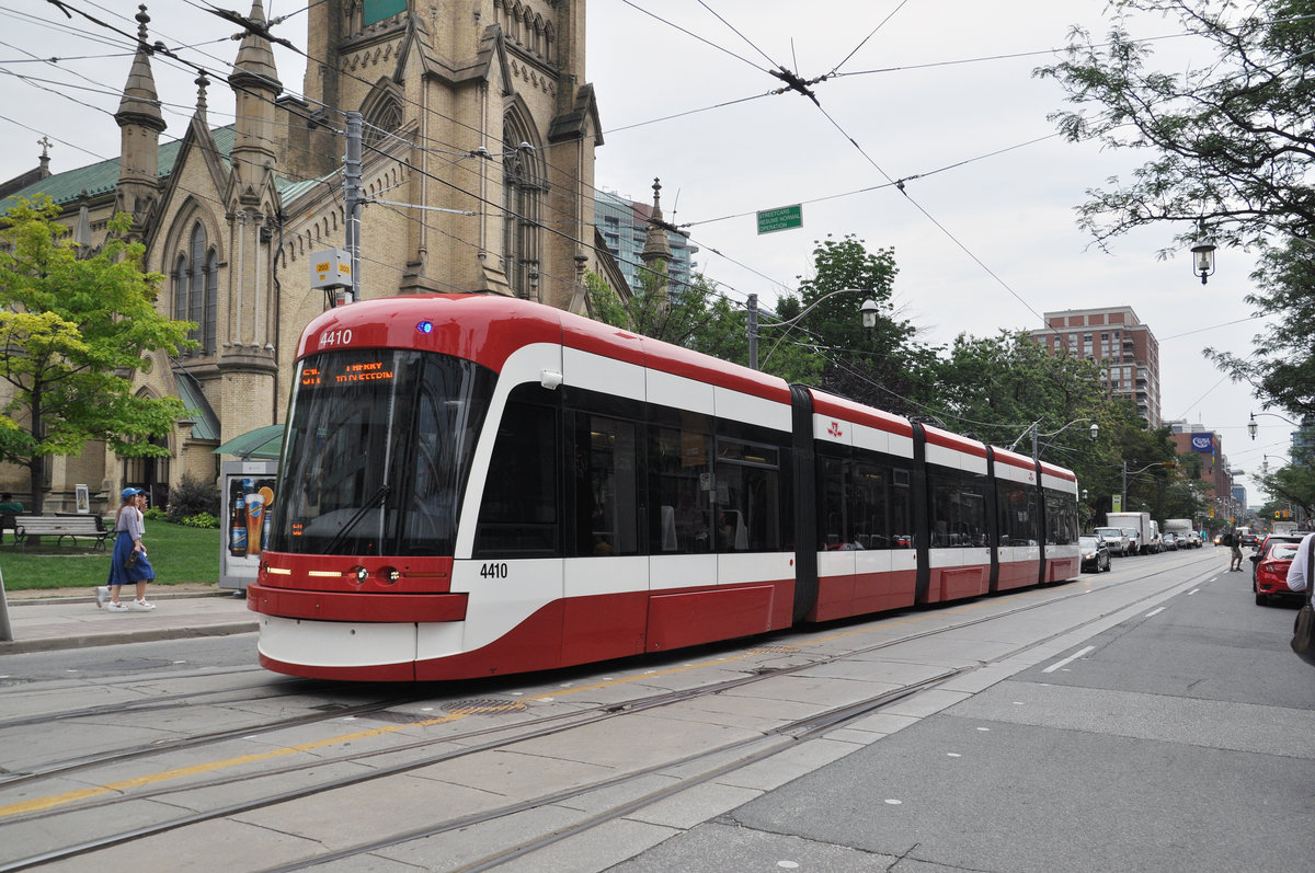 Flexity Tramzug der TTC 4410, auf der Linie 514 unterwegs in Toronto. Die Aufnahme stammt vom 22.07.2017.