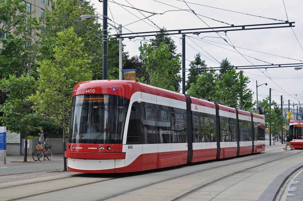 Flexity Tramzug der TTC 4410, auf der Linie 514 unterwegs in Toronto. Die Aufnahme stammt vom 23.07.2017.