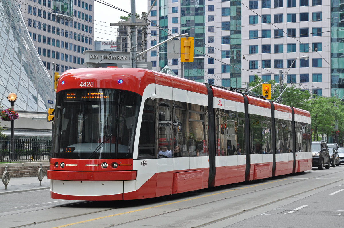 Flexity Tramzug der TTC 4428, auf der Linie 514 unterwegs in Toronto. Die Aufnahme stammt vom 23.07.2017.