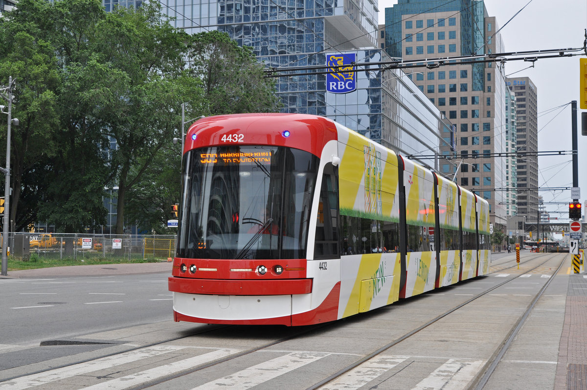 Flexity Tramzug der TTC 4432, auf der Linie 509 unterwegs in Toronto. Die Aufnahme stammt vom 22.07.2017.