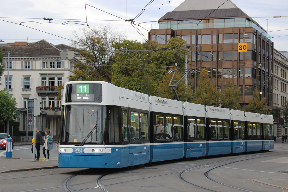 Flexity Zürich im fahrplanmässigen Einsatz: Be 6/8 4001 beim Bürkliplatz am 20.10.2020.