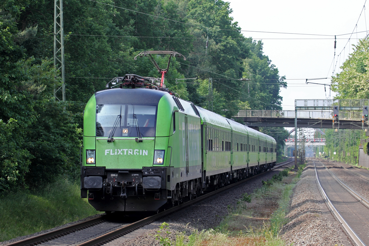 FLIX 182 507-4 aufgenommen vom Bahnsteig Ende Gleis 2/3 in Sprötze 8.6.2022
