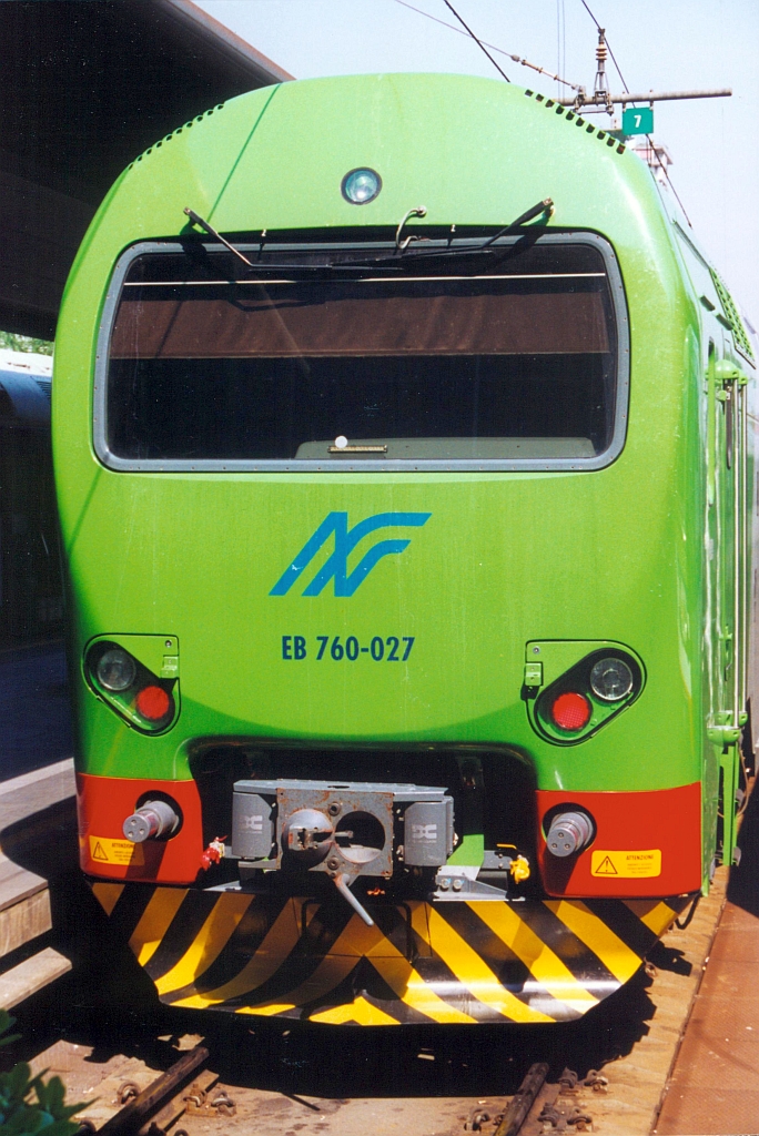 FNM 760-027 am 15.Juni 2002 in Milano Nord Cadorna. (Fotoscan)