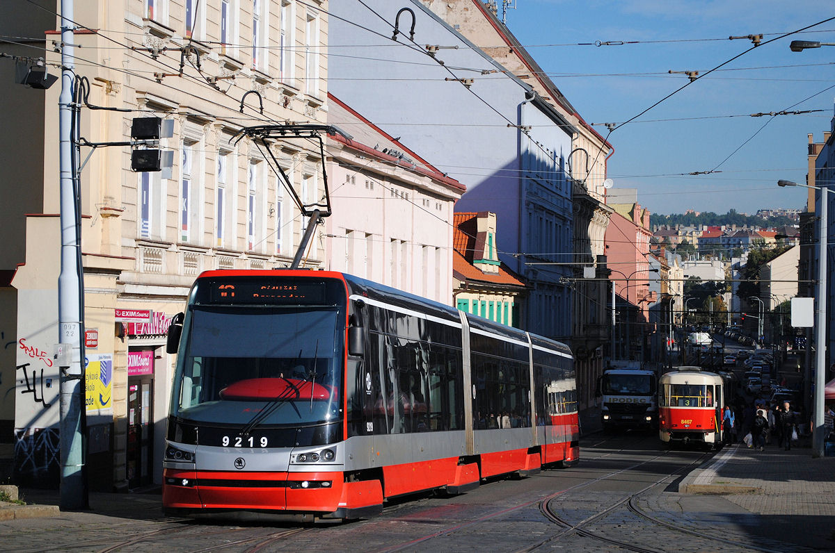 For City 15T 9219 in der Zenklova ulica kurz vor der Haltestelle Palmovka. (17.09.2015)