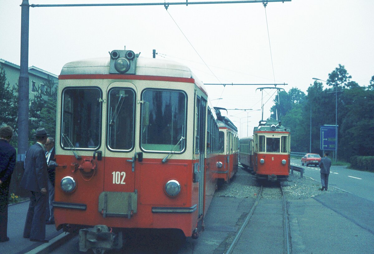 Forchbahn Zürich - Esslingen__Bt 102 von 1967 begegnet dem Sonderzug der Verkehrsfreunde Stuttgart mit CFe 2/3 Nr. 6.__15-09-1974