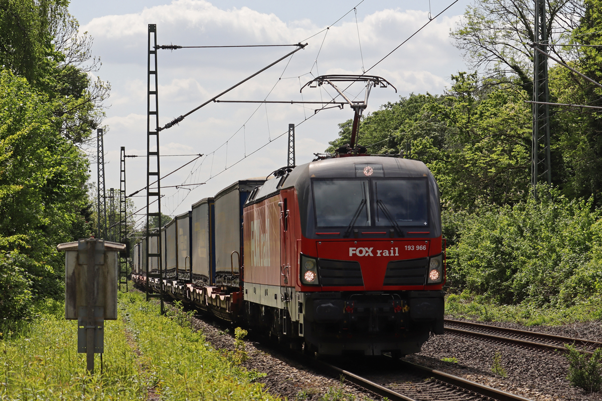 FOXrail 193 966 auf der Hamm-Osterfelder Strecke in Recklinghausen-Suderwich 17.5.2023