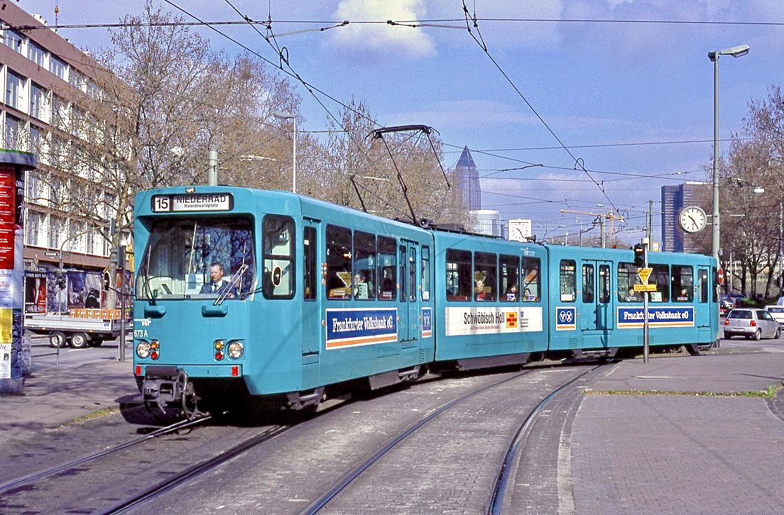 Frankfurt 673, Stresemann Allee, 12.04.2001.
