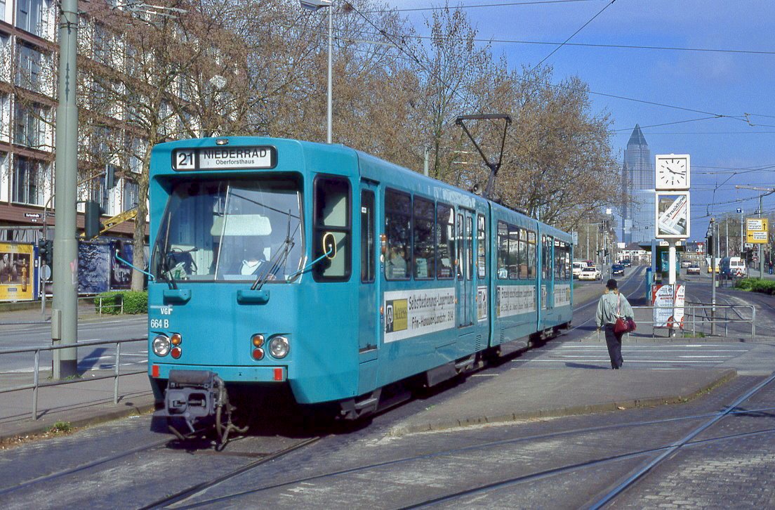 Frankfurt 684, Sresemann Allee, 12.04.2001.