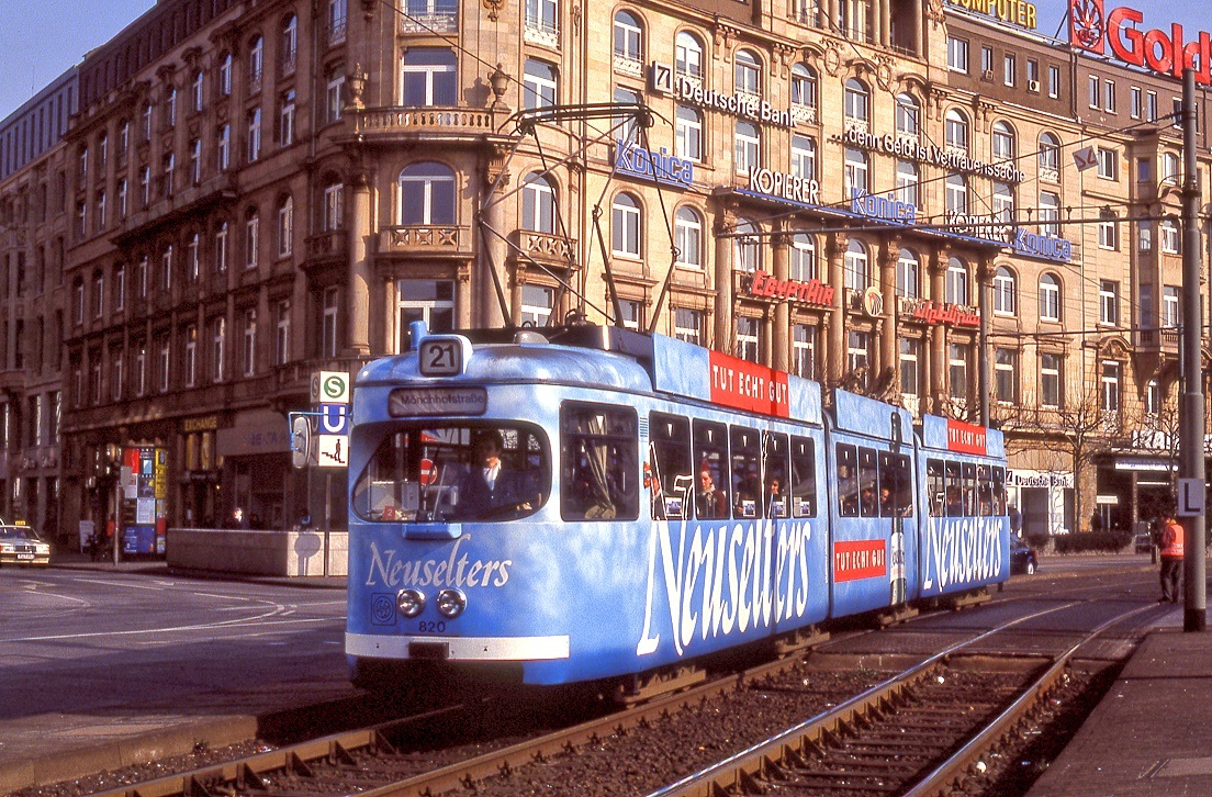 Frankfurt Tw 820, am Hauptbahnhof, 25.02.1993.