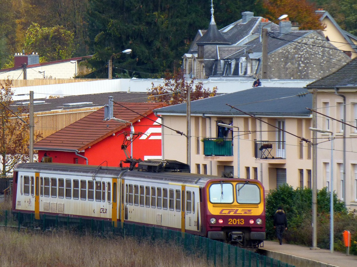 Frankreich, Lothringen, Département de la Moselle, Audun-le-Tiche. Der CFL Z2 2013 wartet im Bahnhof Audun-le-Tiche (F-57) auf die Abfahrt nach Esch-sur-Alzette (L) (Bahnlinie 60c von Esch-sur-Alzette nach Audun-le-Tiche). 06.11.14
