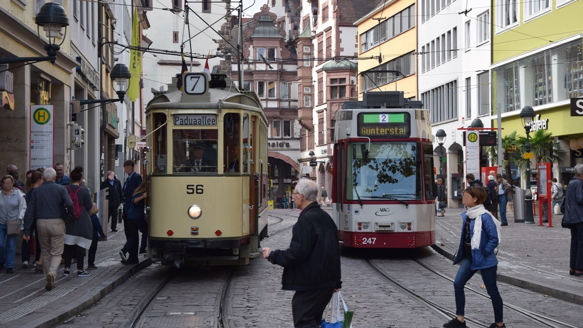 Freiburg im Breisgau - Oldtimer Tram 56 - Historische Straßenbahn Rastatt T4 und Straßenbahn Düwag 247 - Aufgenommen am 01.09.2018
