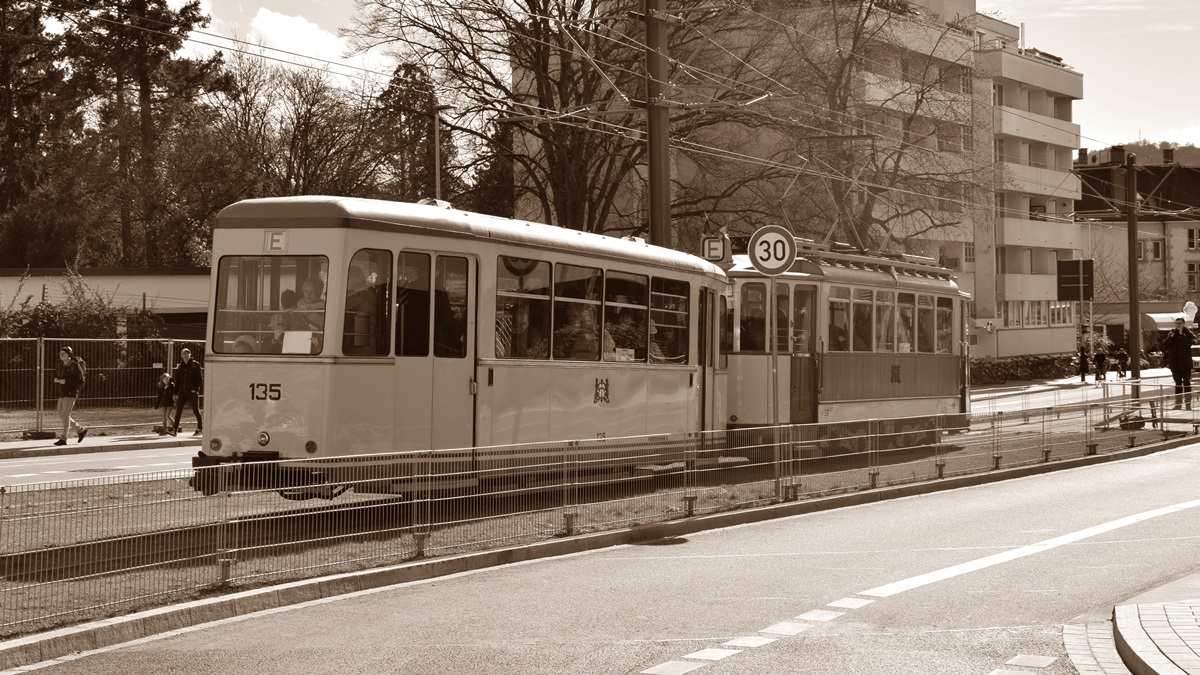 Freiburg im Breisgau - Oldtimer Tram Nr. 56 und Historischer Beiwagen Nr. 135 - Aufgenommen am 16.03.2019