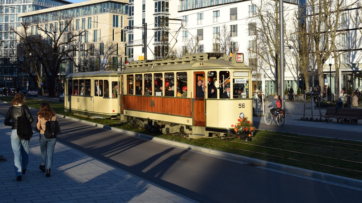 Freiburg im Breisgau - Oldtimer Tram Nr. 56 und Historischer Beiwagen Nr. 135 - Aufgenommen am 16.03.2019