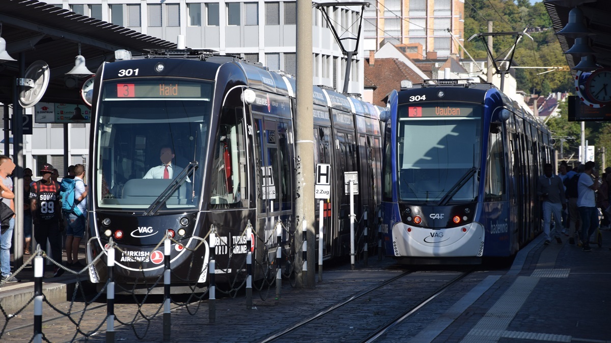 Freiburg im Breisgau - Straßenbahn CAF Urbos 301 und 304 - Aufgenommen am 26.08.2018