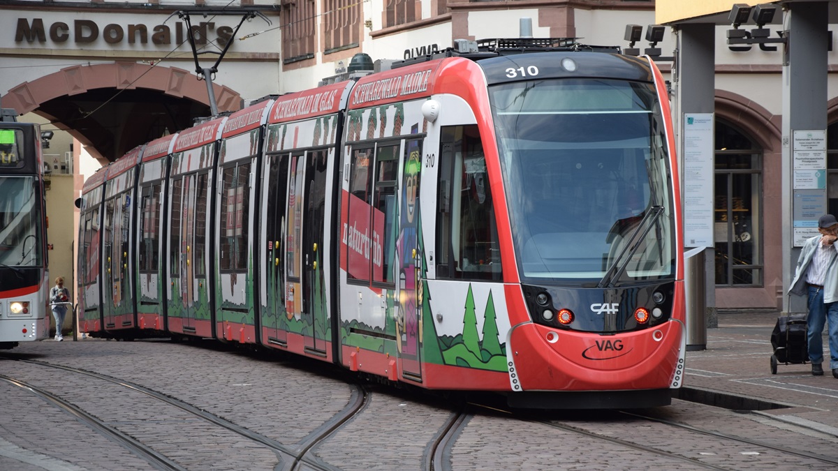 Freiburg im Breisgau - Straßenbahn CAF Urbos 310 - Aufgenommen am 01.09.2018