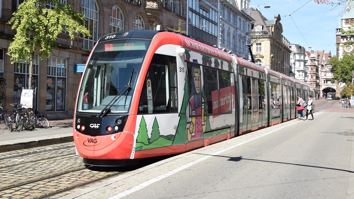 Freiburg im Breisgau - Straßenbahn CAF Urbos 310 - Aufgenommen am 09.09.2018
