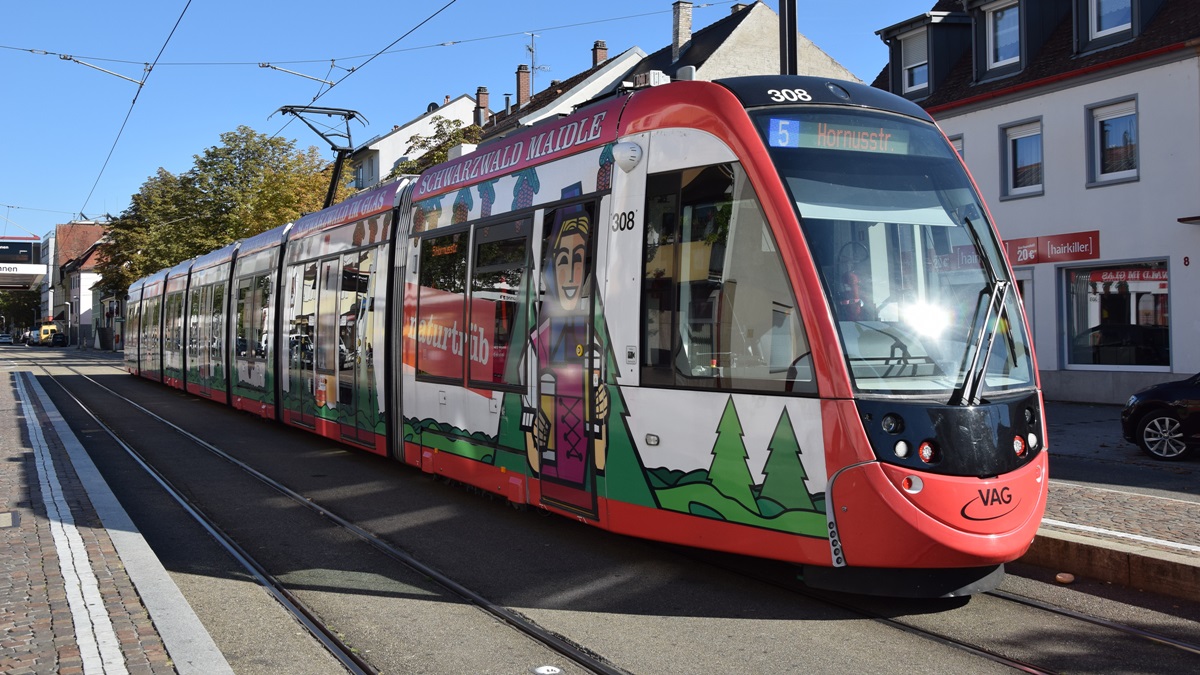 Freiburg im Breisgau - Straßenbahn CAF Urbos 308 - Aufgenommen am 09.09.2018 
