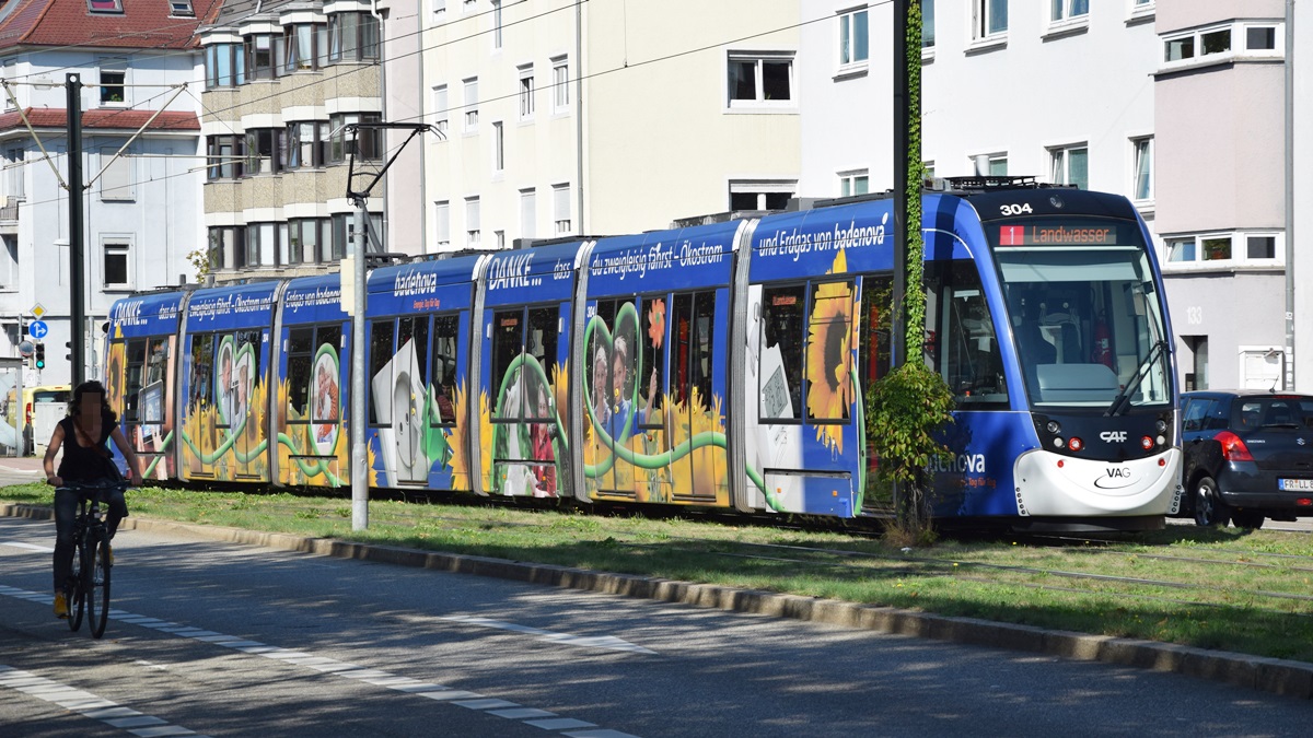 Freiburg im Breisgau - Straßenbahn CAF Urbos 304 - Aufgenommen am 15.09.2018