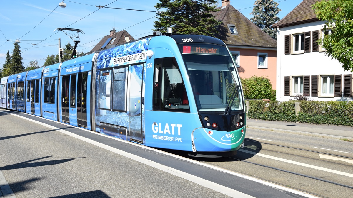 Freiburg im Breisgau - Straßenbahn CAF Urbos 306 - Aufgenommen am 15.09.2018