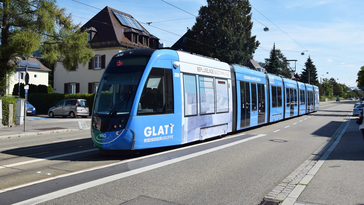 Freiburg im Breisgau - Straßenbahn CAF Urbos 306 - Aufgenommen am 15.09.2018