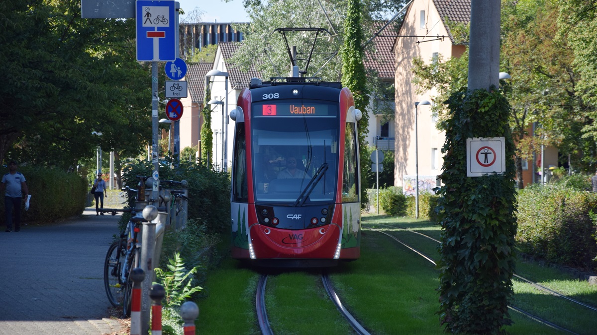 Freiburg im Breisgau - Straßenbahn CAF Urbos 308 - Aufgenommen am 15.09.2018