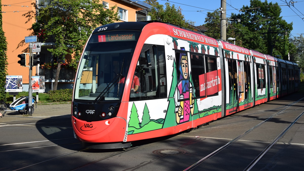 Freiburg im Breisgau - Straßenbahn CAF Urbos 310 - Aufgenommen am 15.09.2018