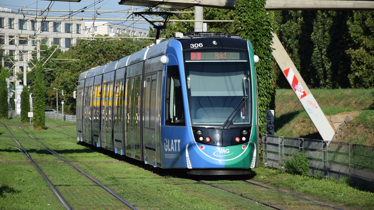 Freiburg im Breisgau - Straßenbahn CAF Urbos 306 - Aufgenommen am 16.09.2018