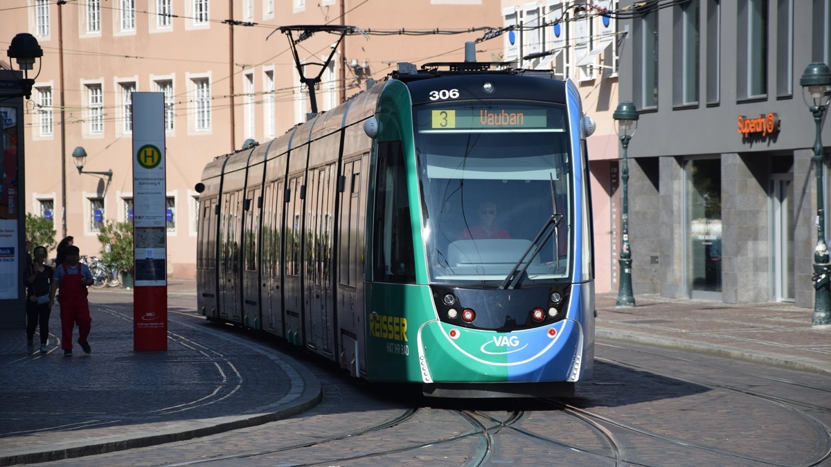 Freiburg im Breisgau - Straßenbahn CAF Urbos 306 - Aufgenommen am 16.09.2018