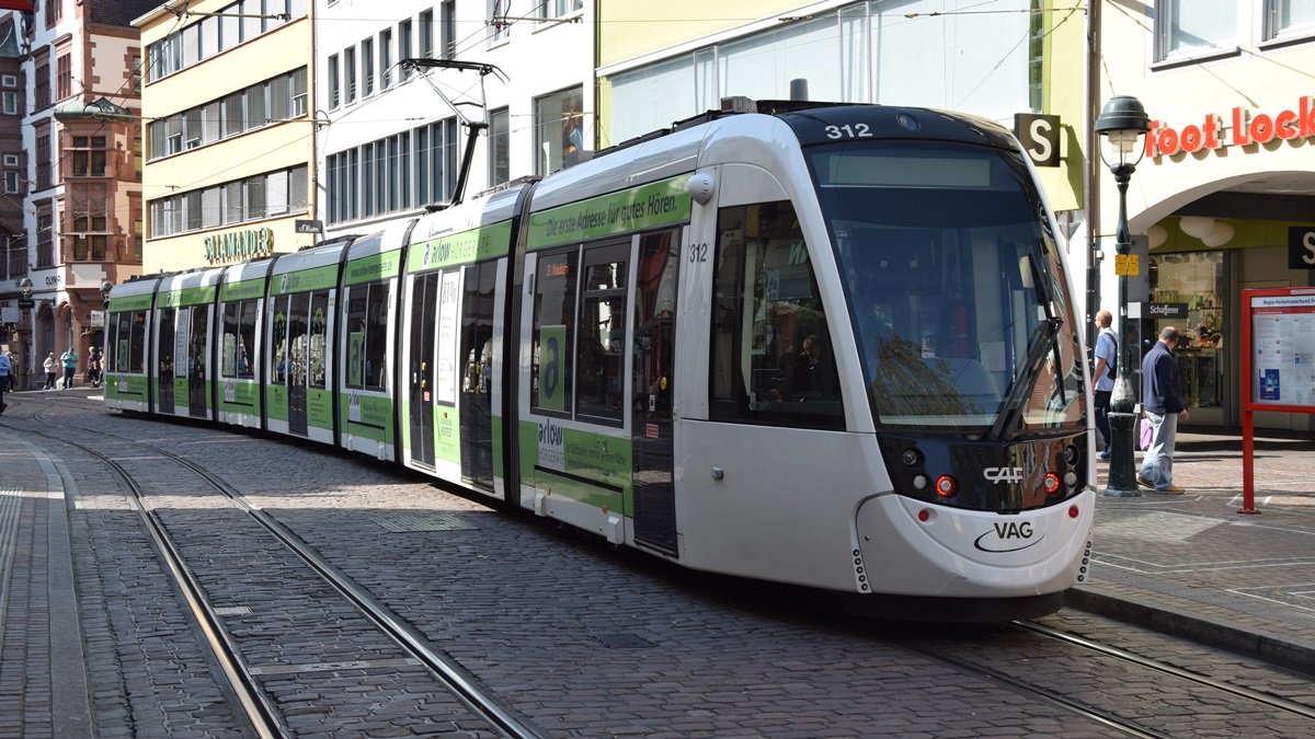 Freiburg im Breisgau - Straßenbahn CAF Urbos 312 - Aufgenommen am 16.09.2018