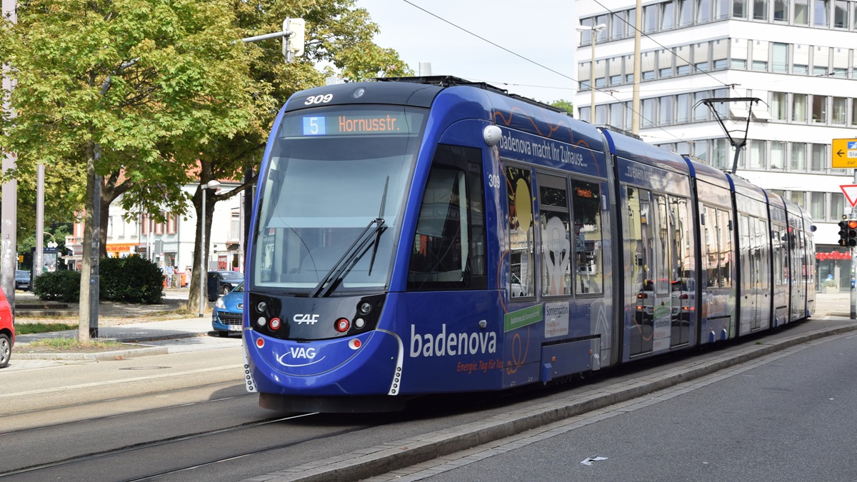 Freiburg im Breisgau - Straßenbahn CAF Urbos 309 - Aufgenommen am 16.09.2018