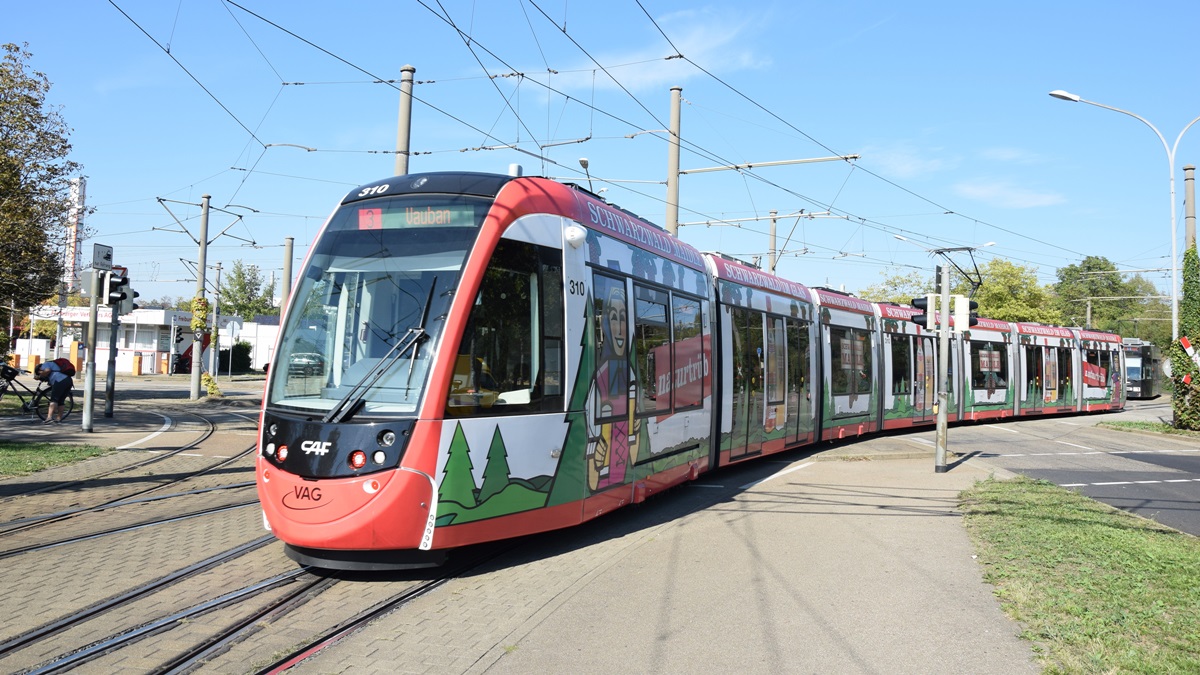 Freiburg im Breisgau - Straßenbahn CAF Urbos 310 - Aufgenommen am 20.09.2018