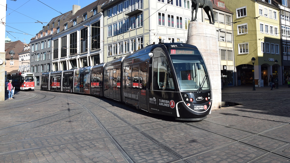 Freiburg im Breisgau - Straßenbahn CAF Urbos 301 - Aufgenommen am 27.09.2018