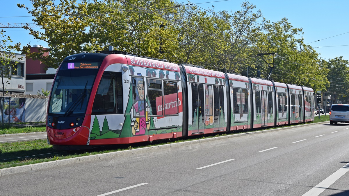 Freiburg im Breisgau - Straßenbahn CAF Urbos 308 - Aufgenommen am 27.09.2018 