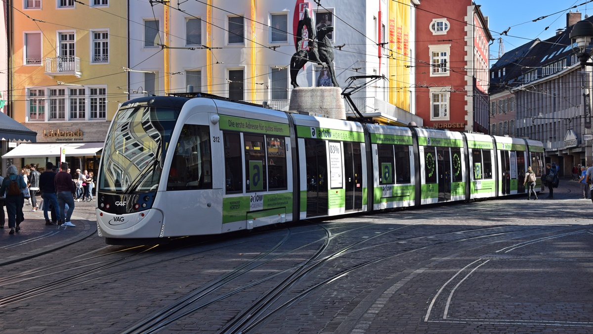 Freiburg im Breisgau - Straßenbahn CAF Urbos 312 - Aufgenommen am 27.09.2018 