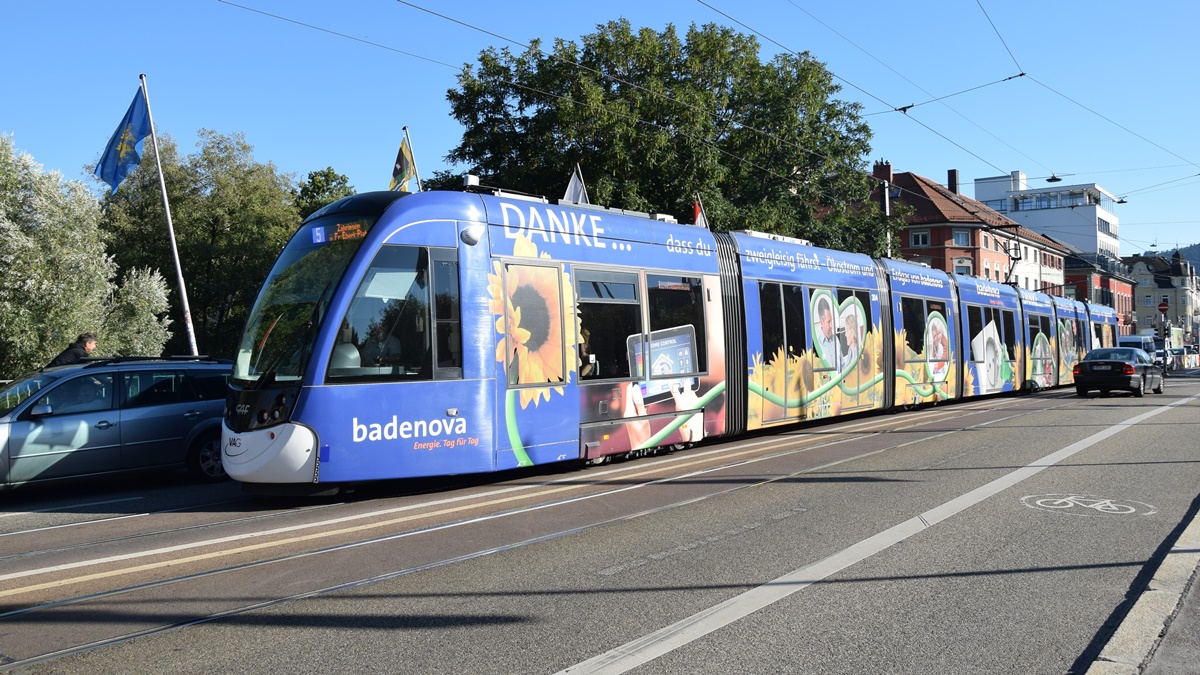 Freiburg im Breisgau - Straßenbahn CAF Urbos 304 - Aufgenommen am 27.09.2018 