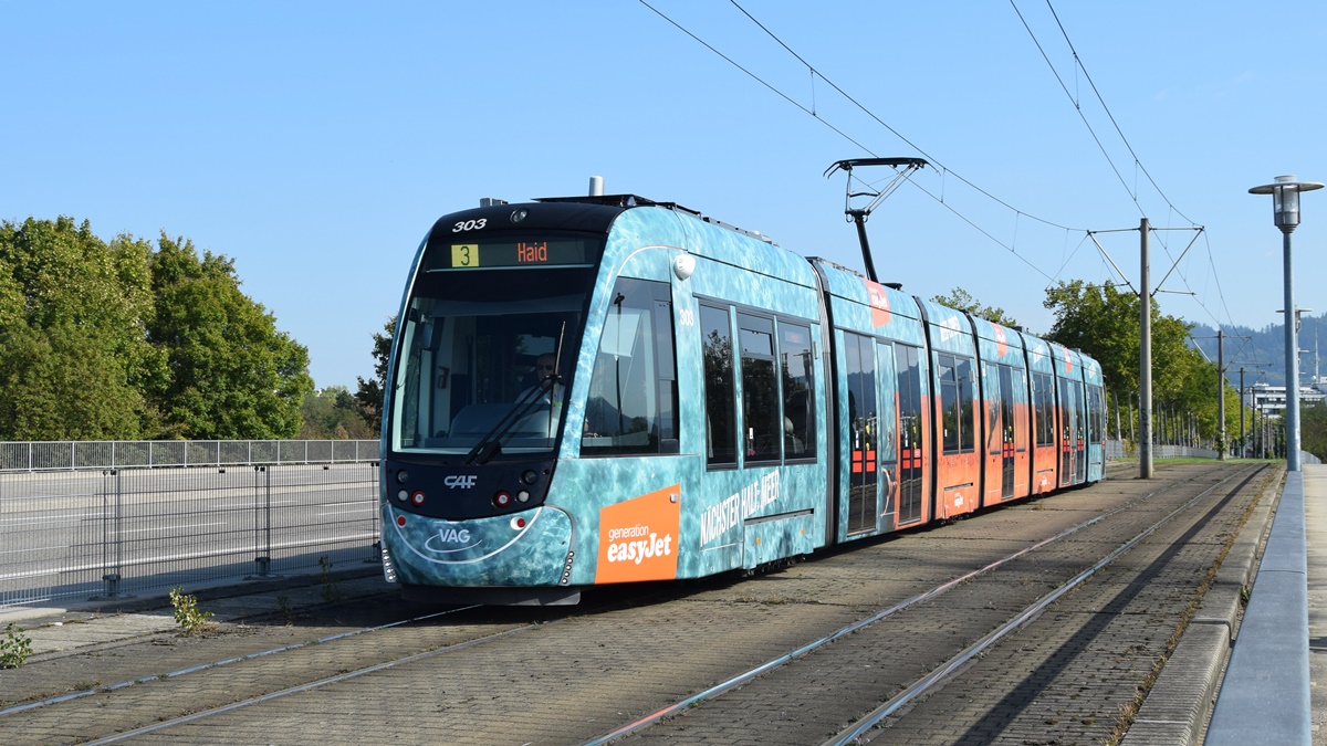 Freiburg im Breisgau - Straßenbahn CAF Urbos 303 - Aufgenommen am 28.09.2018 
