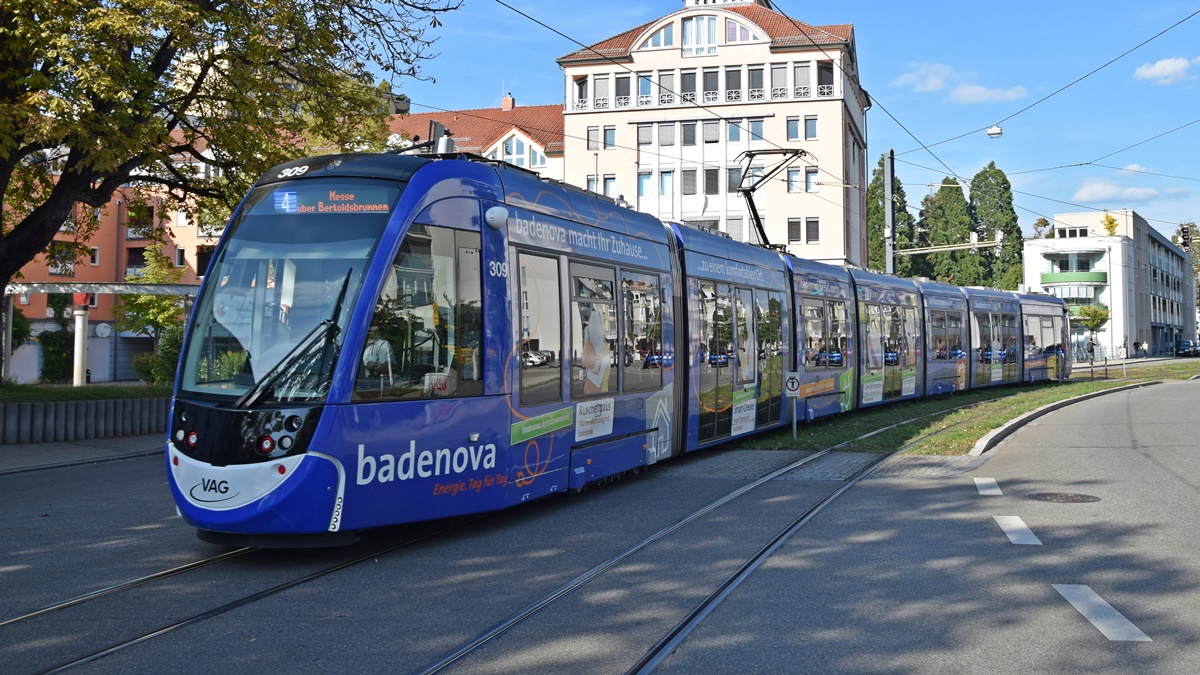 Freiburg im Breisgau - Straßenbahn CAF Urbos 309 - Aufgenommen am 28.09.2018 