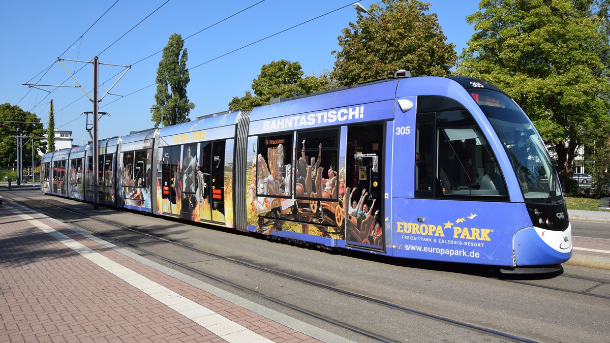 Freiburg im Breisgau - Straßenbahn CAF Urbos 305 - Aufgenommen am 30.09.2018 