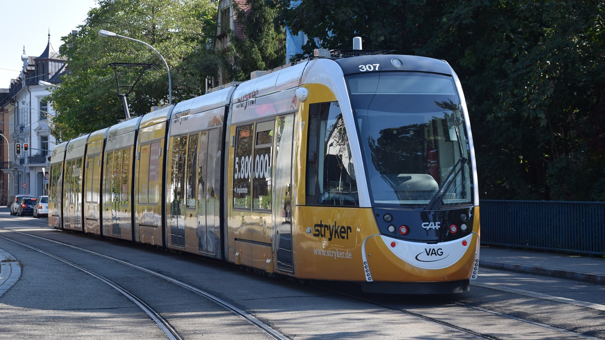 Freiburg im Breisgau - Straßenbahn CAF Urbos 307 - Aufgenommen am 30.09.2018 