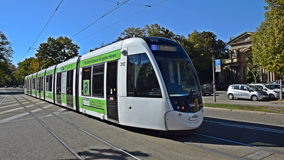 Freiburg im Breisgau - Straßenbahn CAF Urbos 312 - Aufgenommen am 14.10.2018 