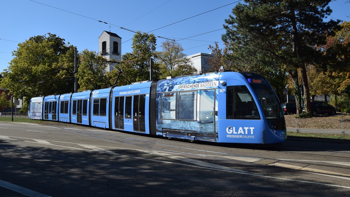 Freiburg im Breisgau - Straßenbahn CAF Urbos 306 - Aufgenommen am 14.10.2018 