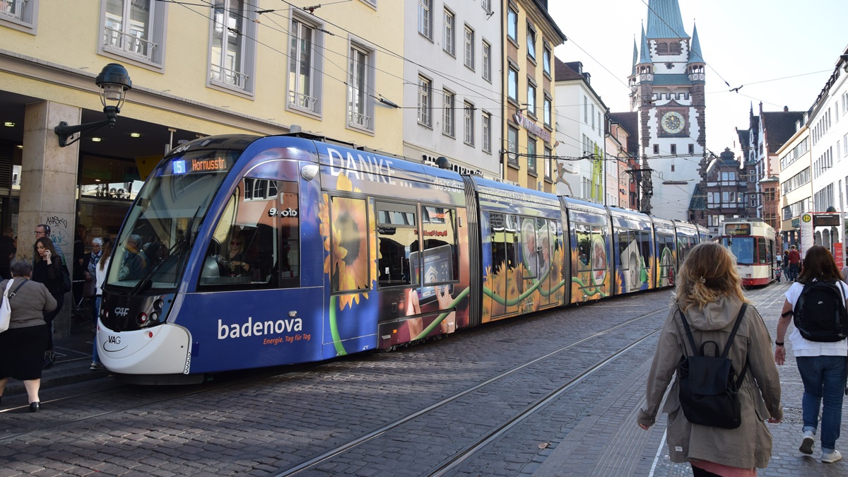 Freiburg im Breisgau - Straßenbahn CAF Urbos 304 - Aufgenommen am 17.10.2018