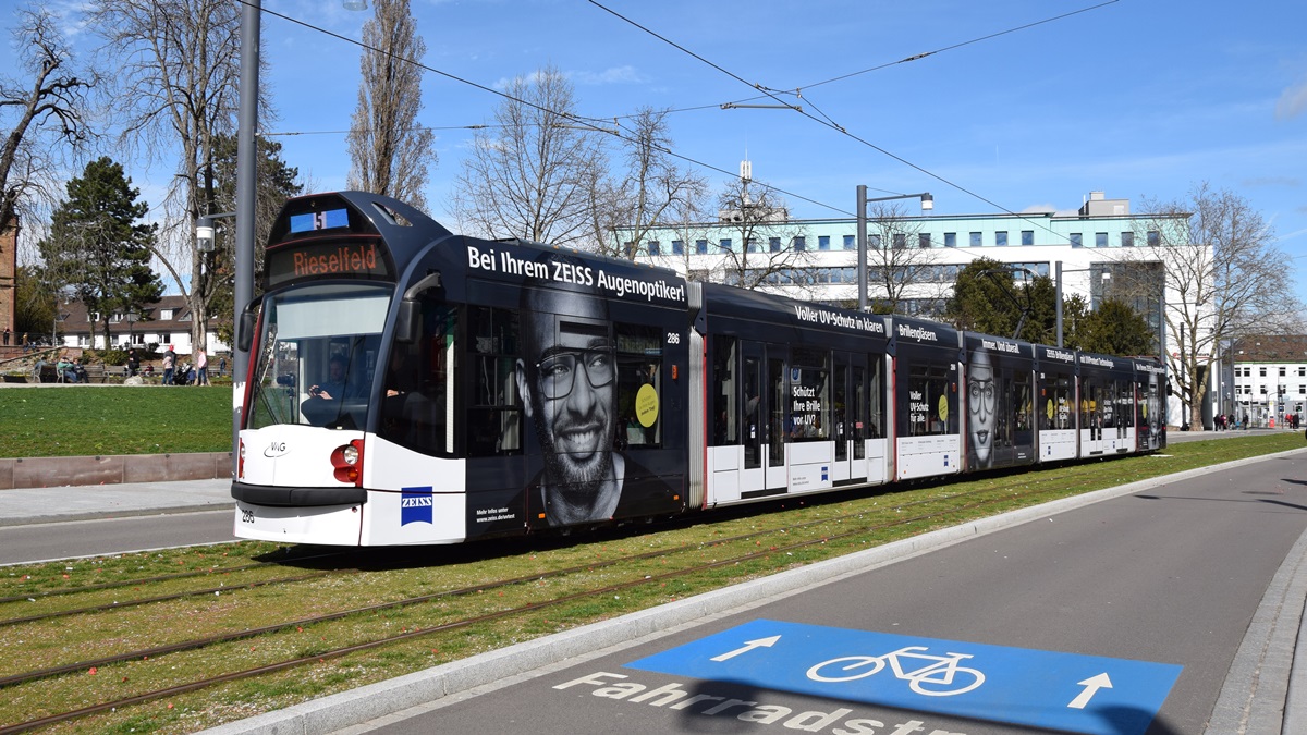 Freiburg im Breisgau - Straßenbahn Siemens 286 - Aufgenommen am 16.03.2019