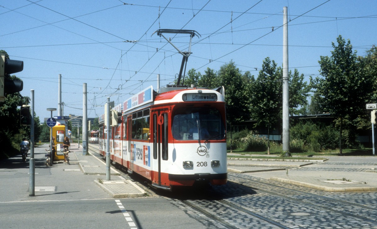 Freiburg im Breisgau VAG SL 1 (DWAG-GT8 208) Fehrenbachallee im Juli 1990.