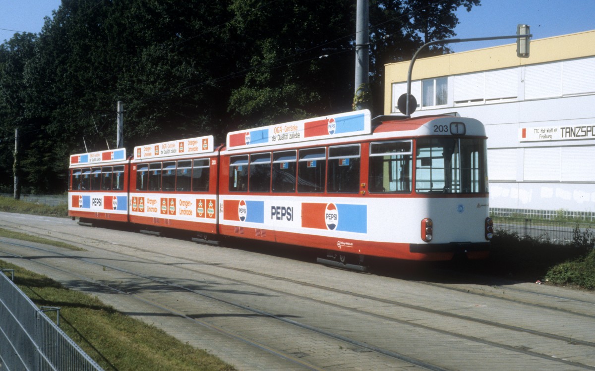 Freiburg im Breisgau VAG SL 1 (D�WAG-GT8 203) Landwasser im Juli 1990.