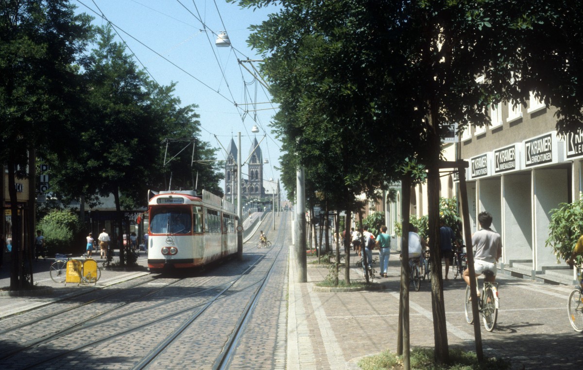 Freiburg im Breisgau VAG SL 1 (D�WAG-GT8 202) Bertoldstrasse im Juli 1990.