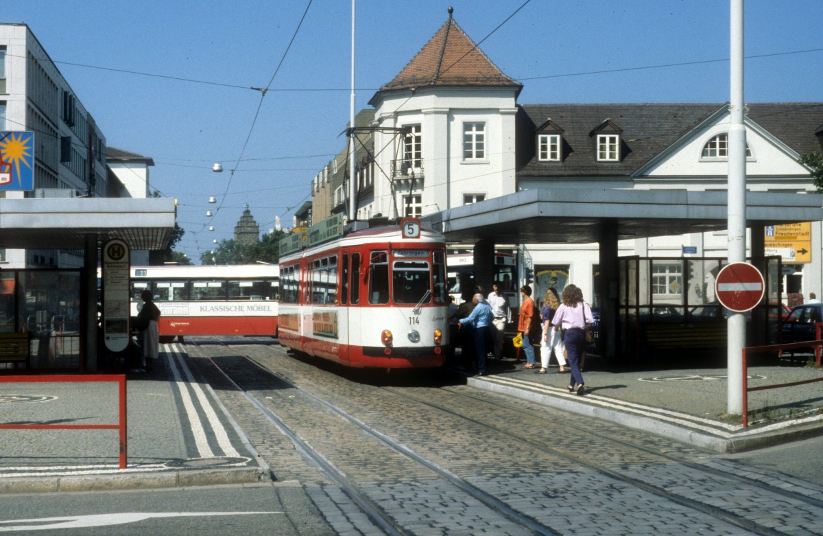 Freiburg im Breisgau VAG SL 5 (GT4 114) Leopoldring im Juli 1990.
