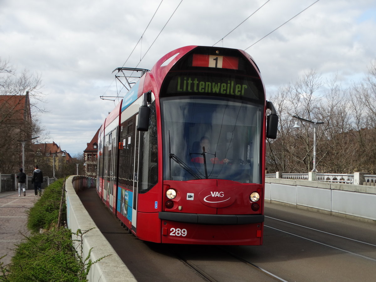 Freiburger VAG Siemens Combino Advanced 289 am 20.03.17 am Hbf